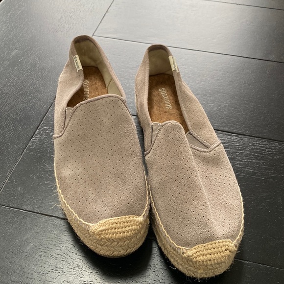 Soludos Platform Gray Suede Shoes. Size 8. - Picture 9 of 11